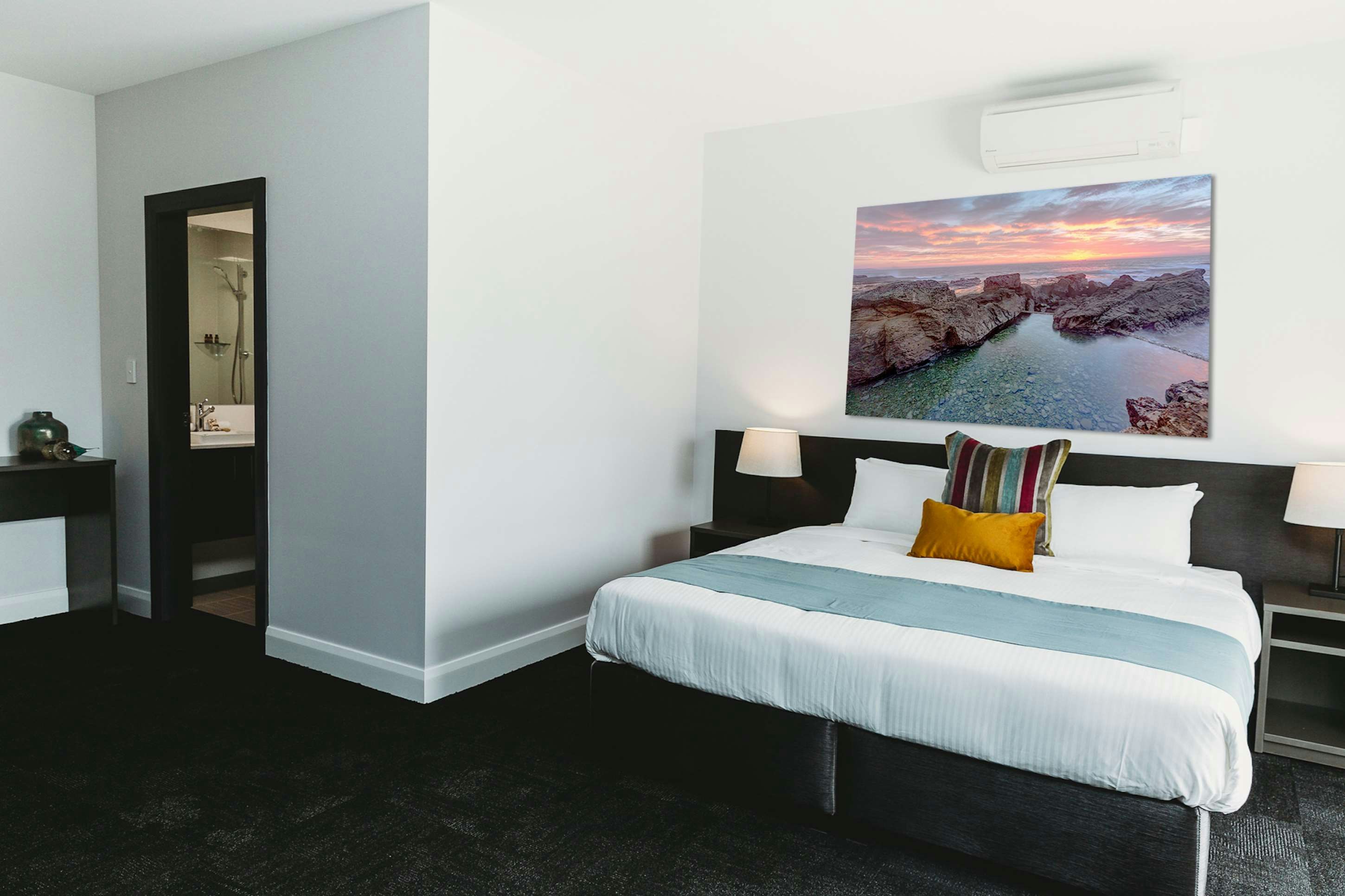Coniston Hotel Wollongong 2/25