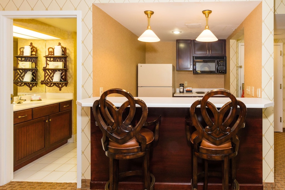 Hampton Inn & Suites Amelia Island-Historic Harbor Front 40/44
