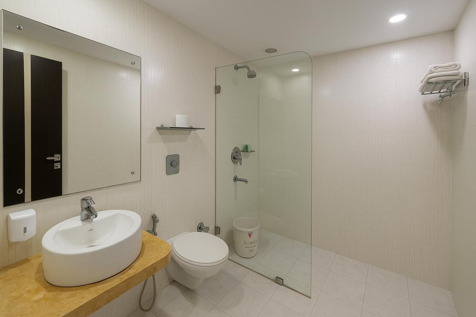 HOTEL KINGSTON PARK 54/55