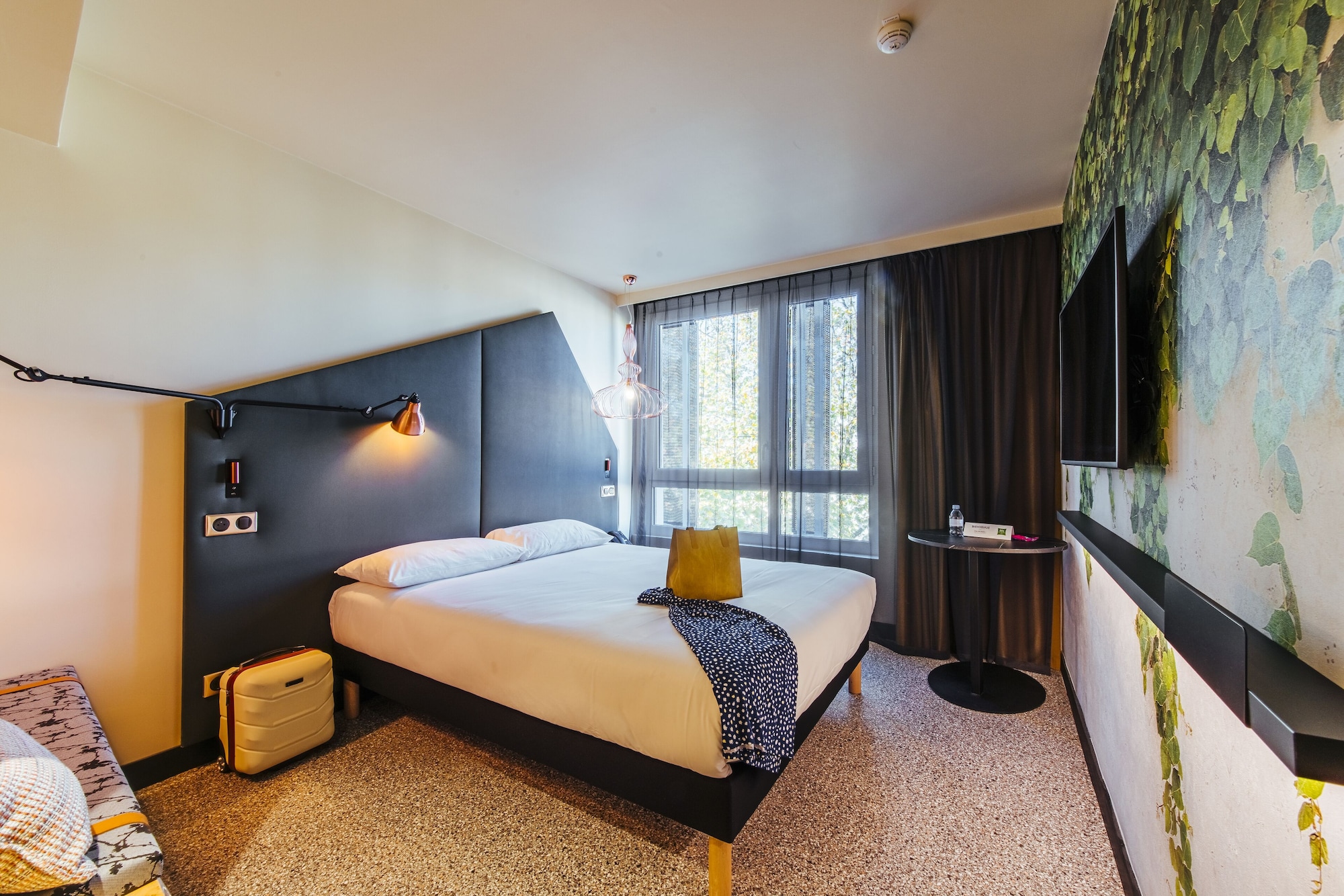 STANDARD, DOUBLE BED
