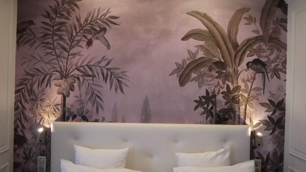 Lobby at Taylor, PARIS
