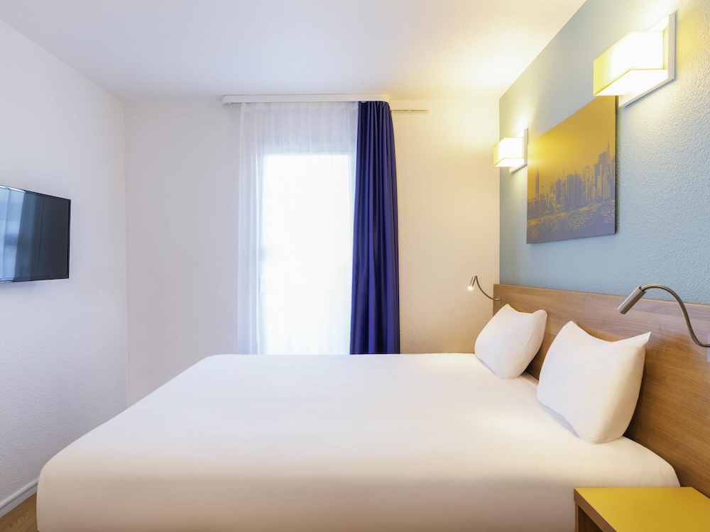 COMFORT, STUDIO, DOUBLE BED