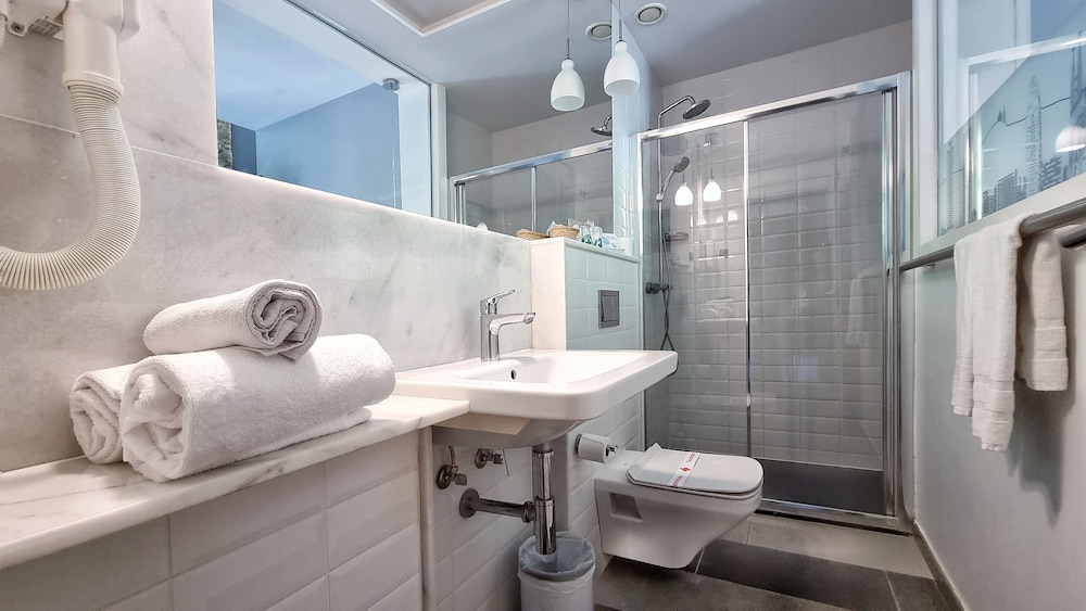 Exterior, Comfort, Twin Beds, Square or Street View، Sant Agusti Hotel 5/6