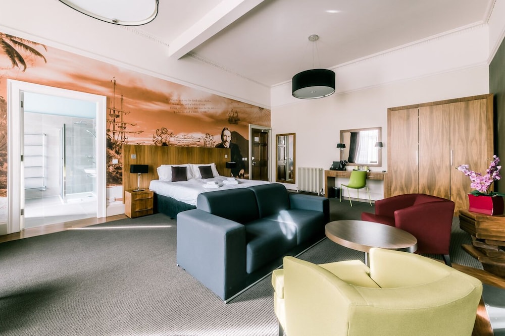 The Place Hotel 48/69
