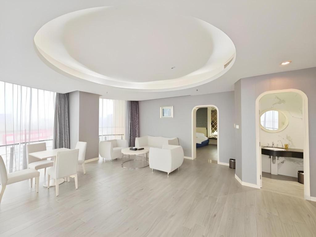 Foshan Huaxia Pearl Hotel 52/82