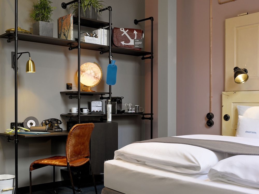 25Hours Hotel Altes Hafenamt 15/68