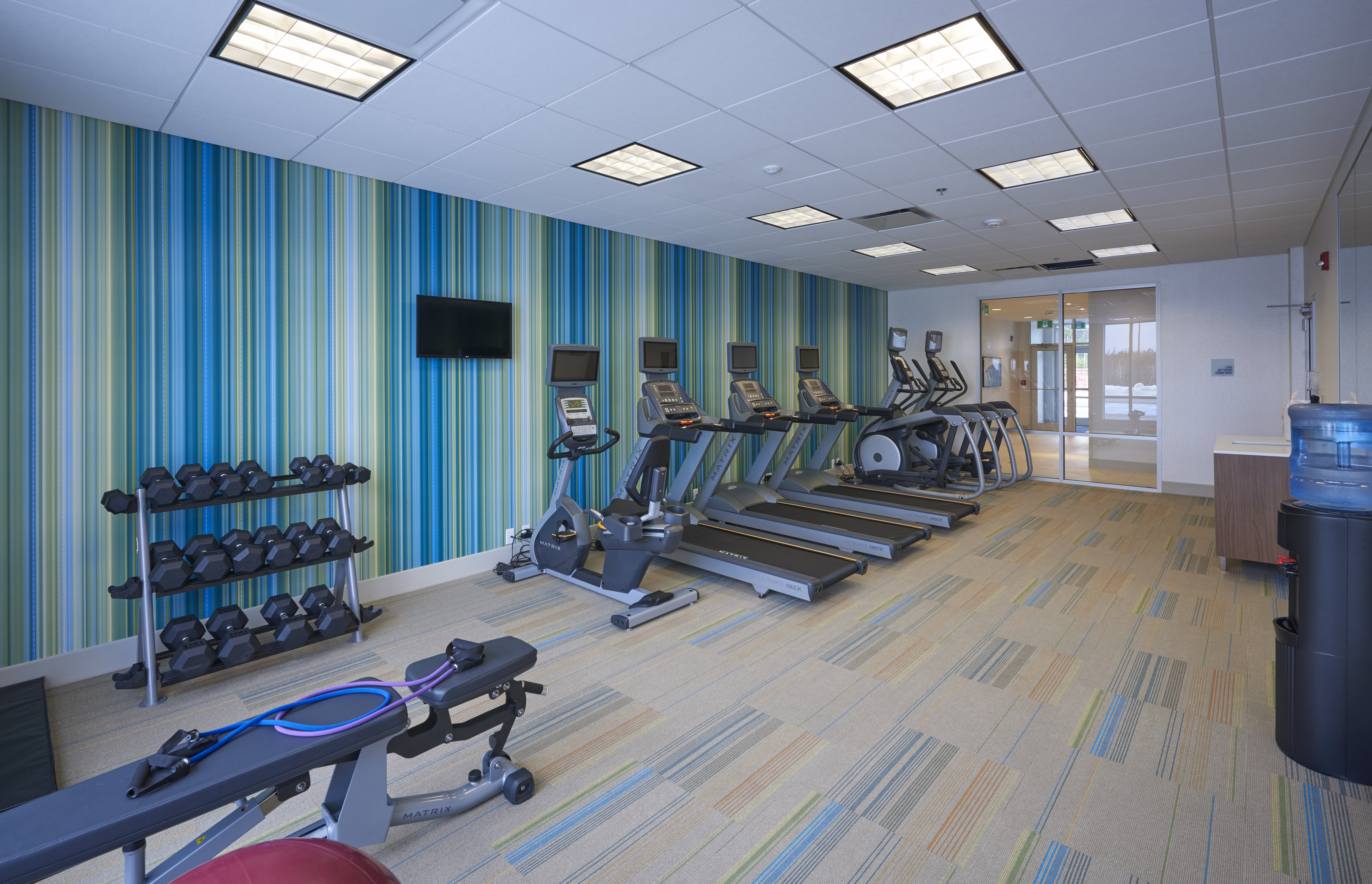 Holiday Inn Express Suites St John S Airport 22/52