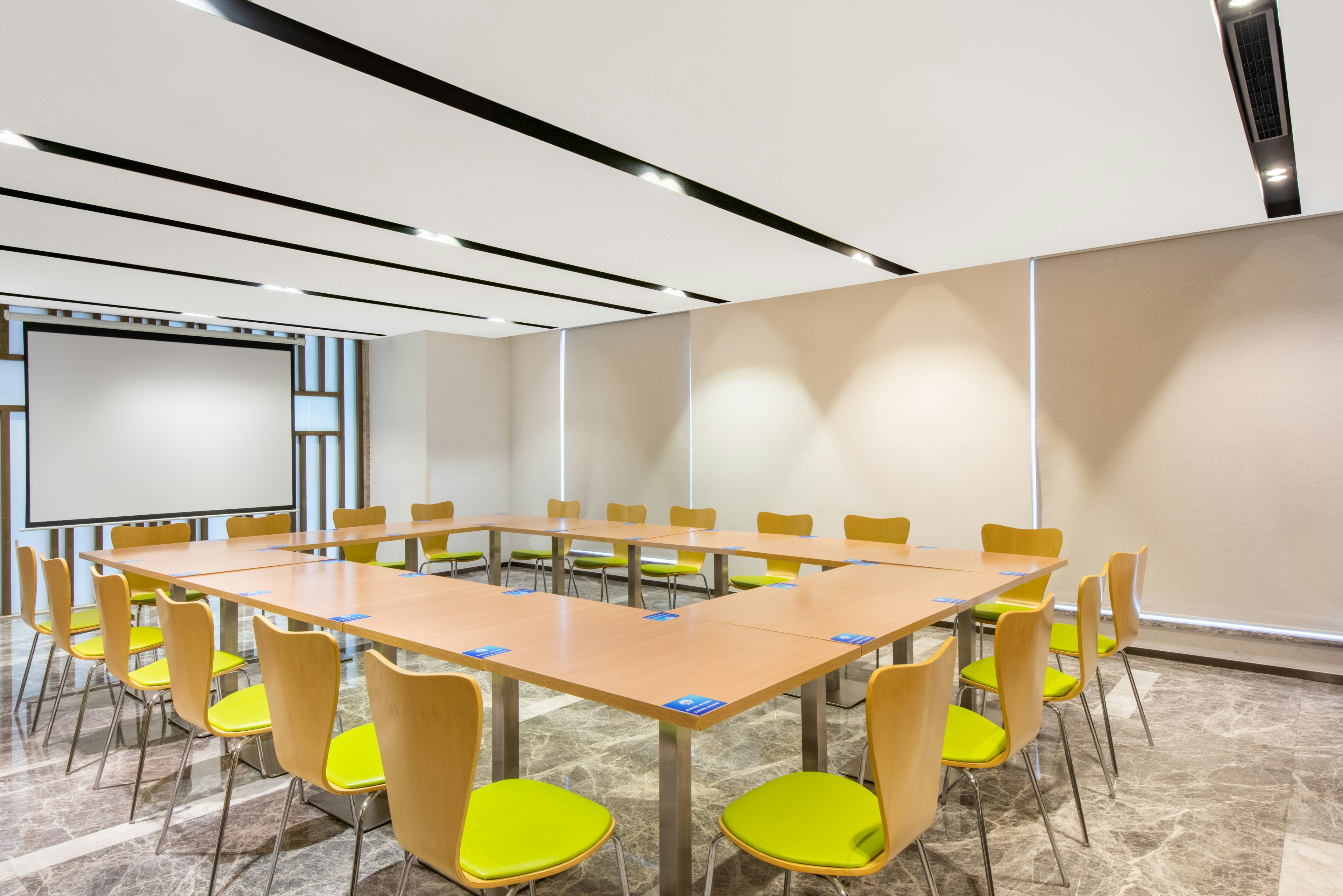 Holiday Inn Express Hangzhou Huanglong 39/50