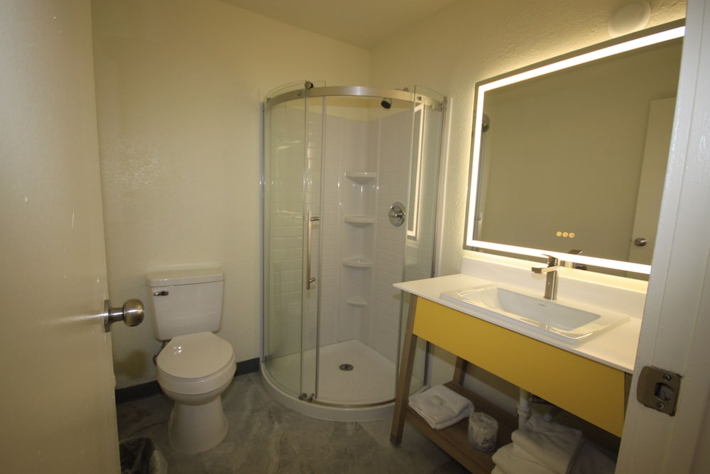 Days Inn by Wyndham Wheat Ridge/Denver West 36/44