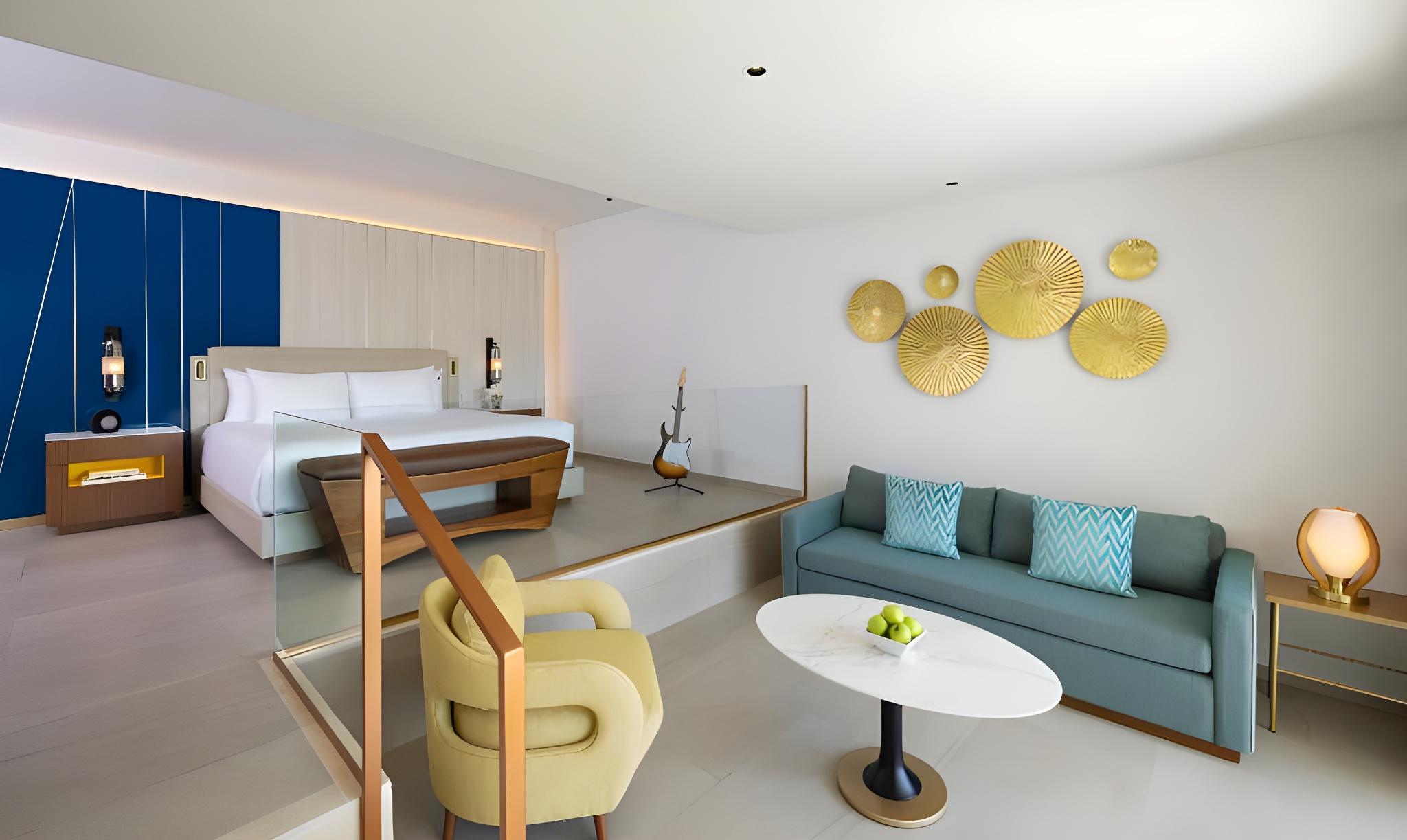 Caribbean, Sand, Royal, Rock, Suite, King Bed, Royal Floor