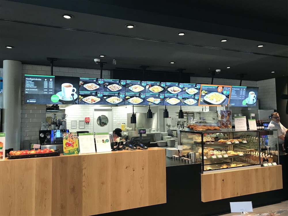 restaurant cafeteria