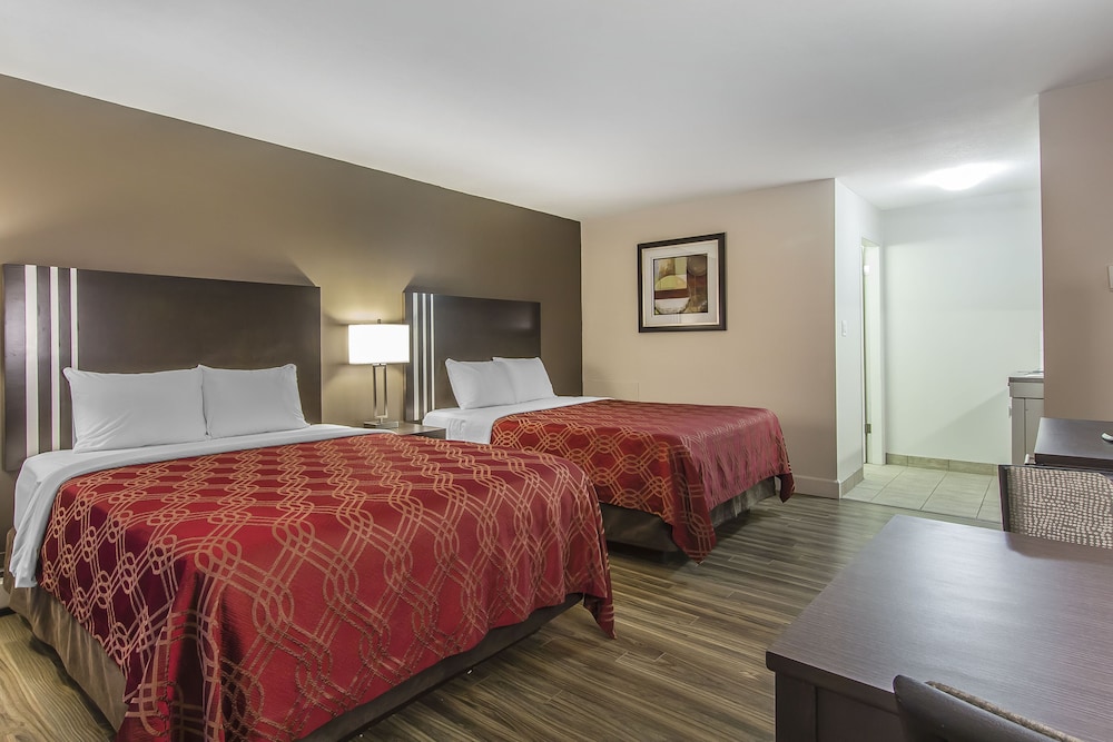 Econo Lodge Inn and Suites Lethbridge - Henderson Lake 8/29