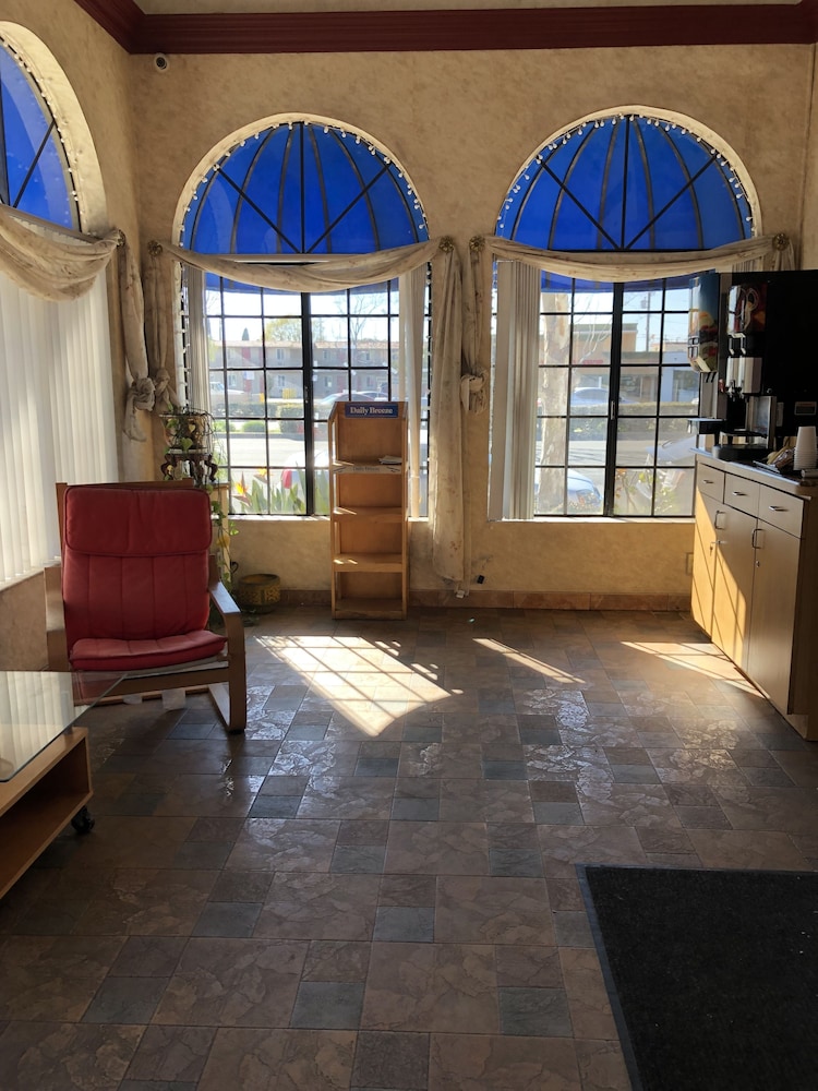 Travelers Inn Lawndale 2/26