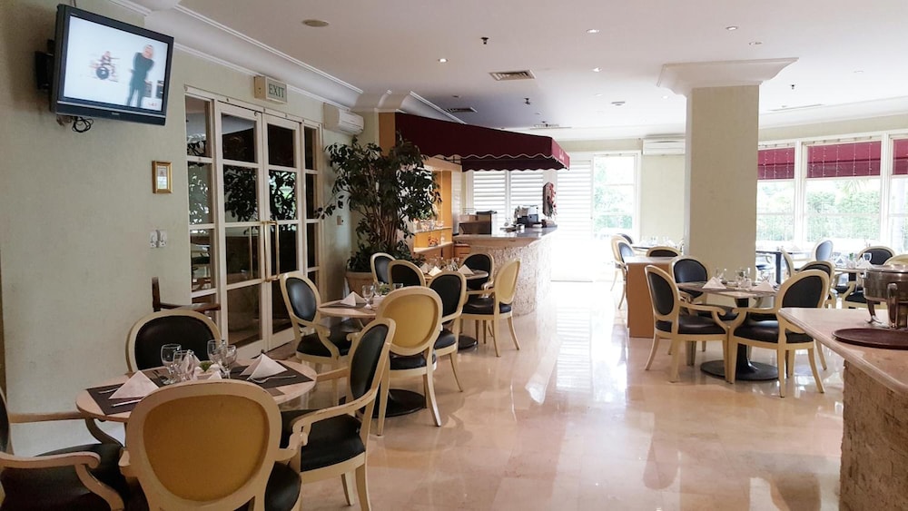 Batavia Apartments Hotel Service Residences 43/52