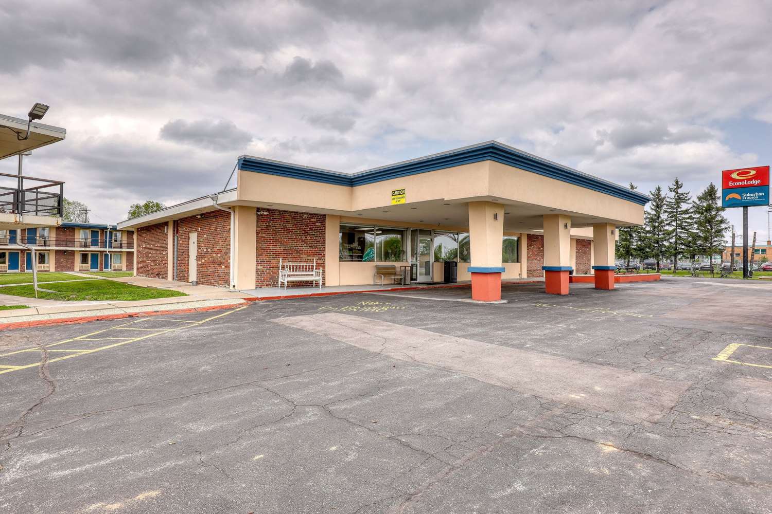 Suburban Studios Neenah-Appleton 1/22