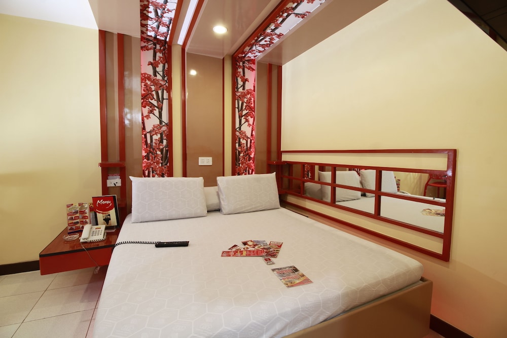 Hotel Sogo Alabang Rotonda 18/27
