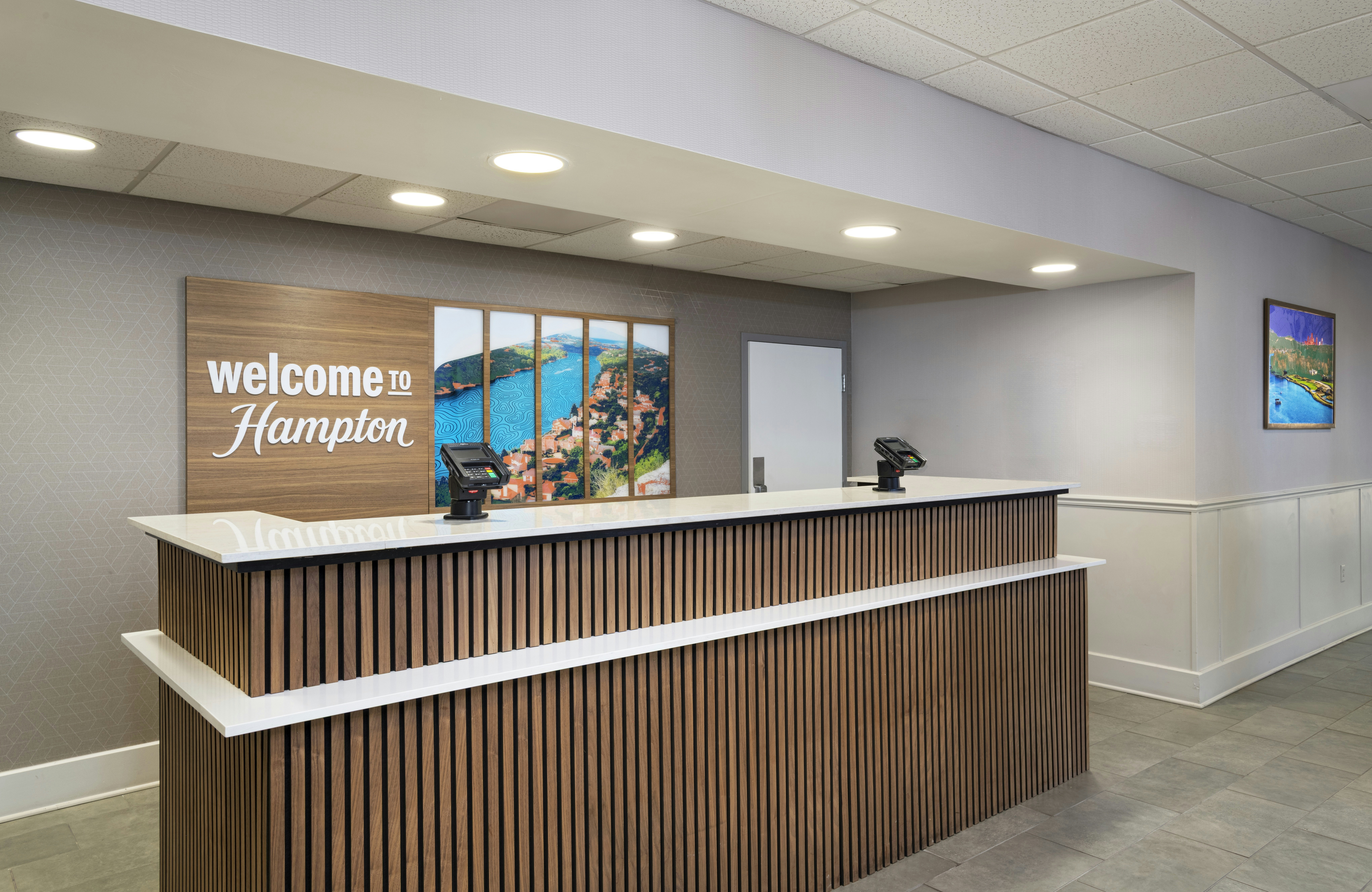 Hampton Inn Suites Austin Lakeway 8/69
