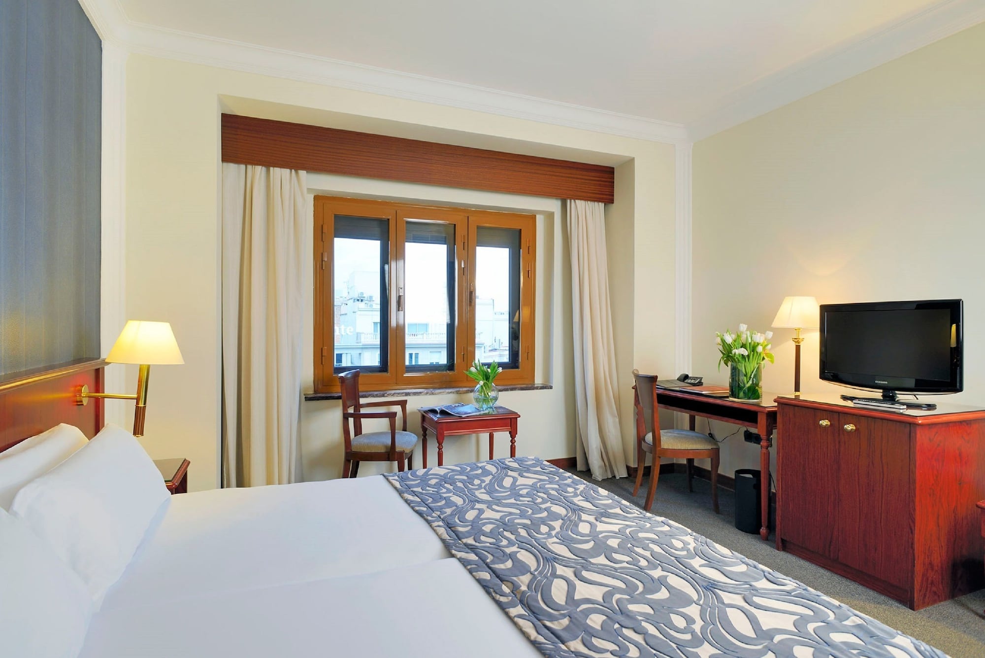 ROOM, DOUBLE BED, CITY VIEW