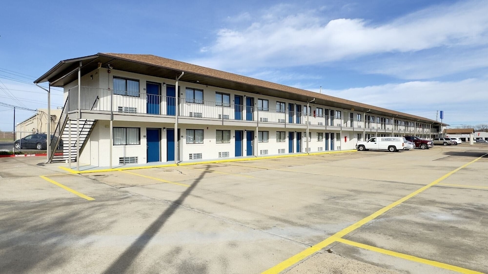 Motel6 Dyersburg, TN 35/50