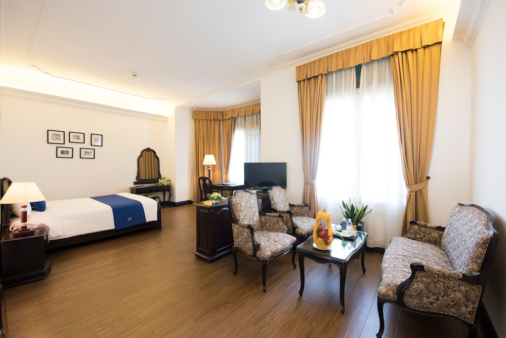 Hoa Binh Hotel 55/69