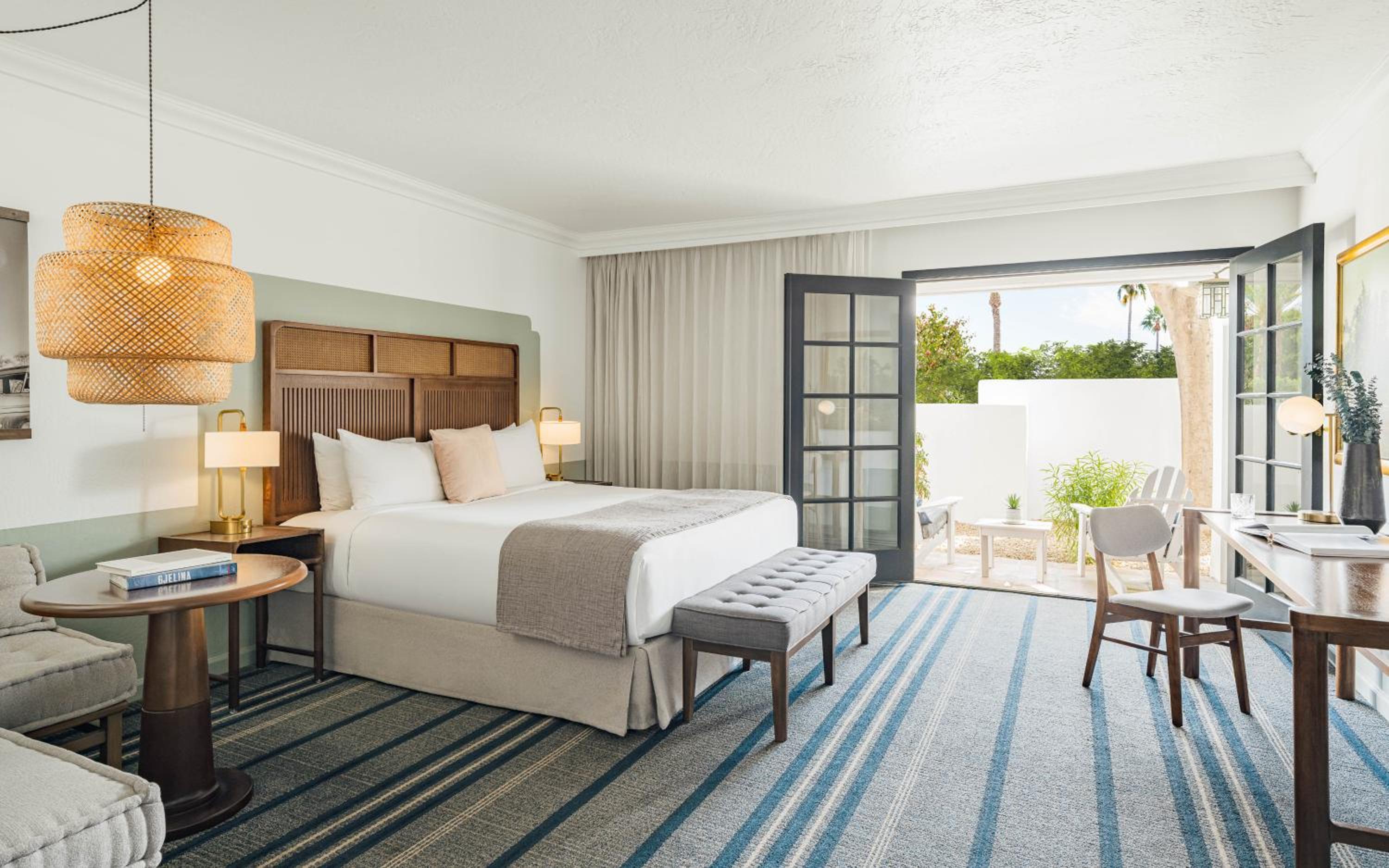 ROOM, KING BED, ACCESSIBLE