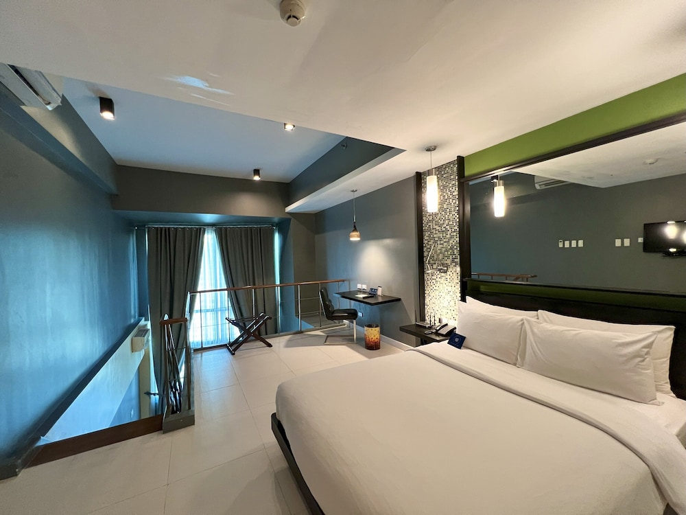 1 BEDROOM, LOFT