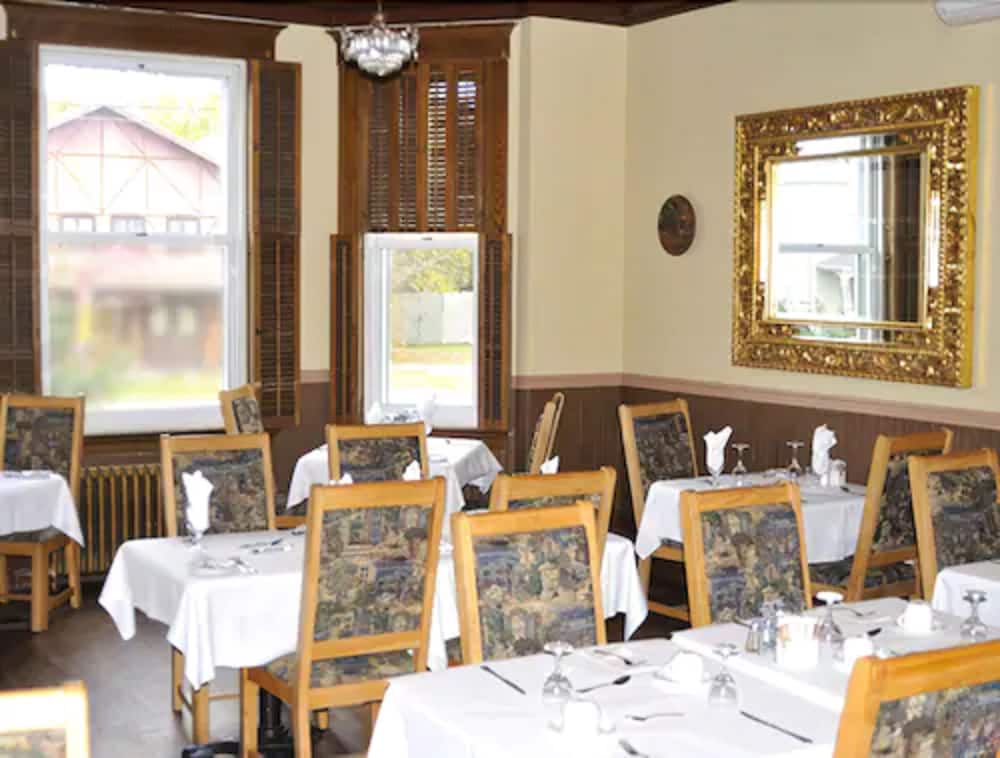 Auberge Montebello 49/67