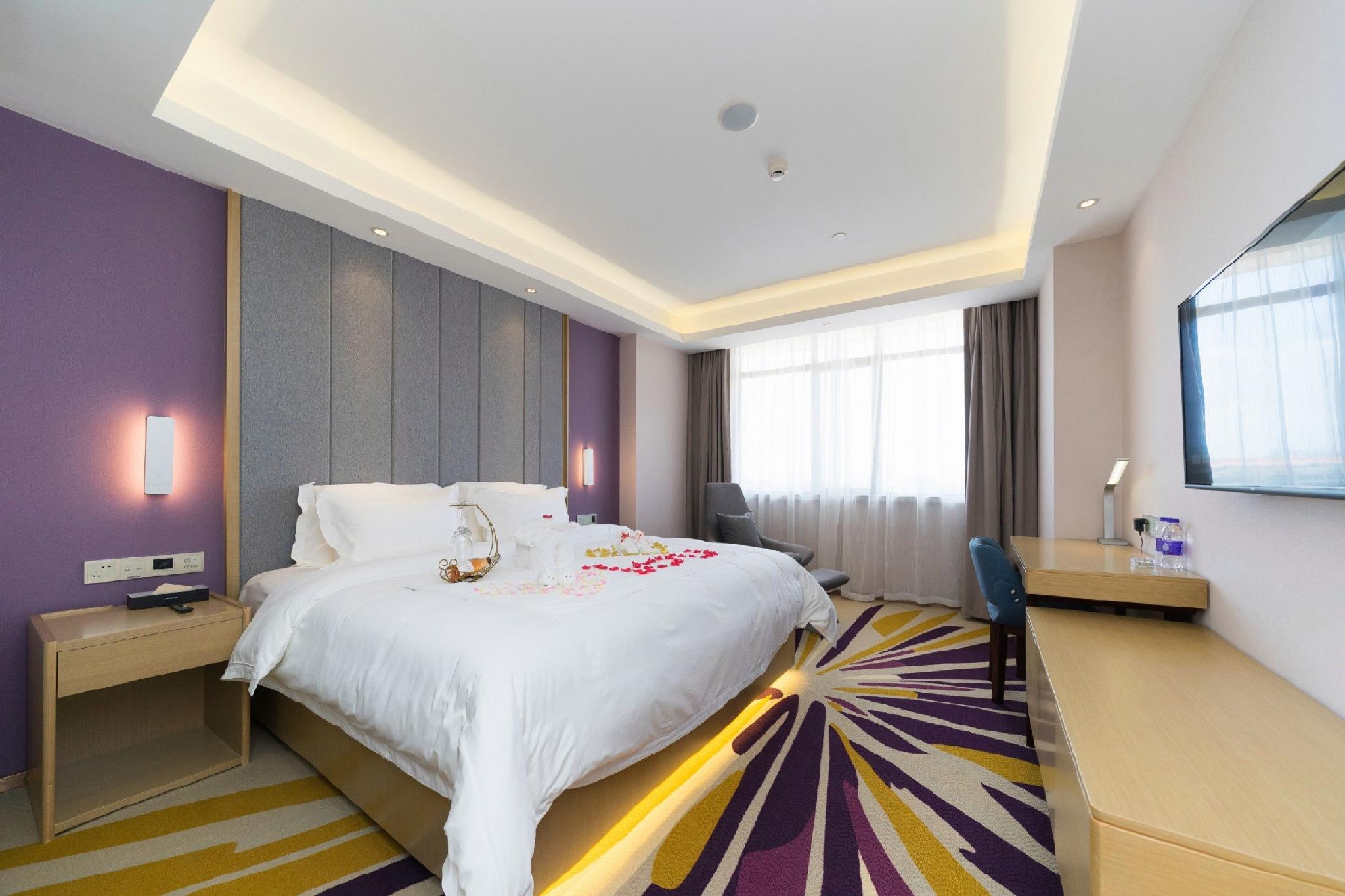 Lavande Hotel (Foshan South Railway Station Bijiang Light Rail Station) 21/43