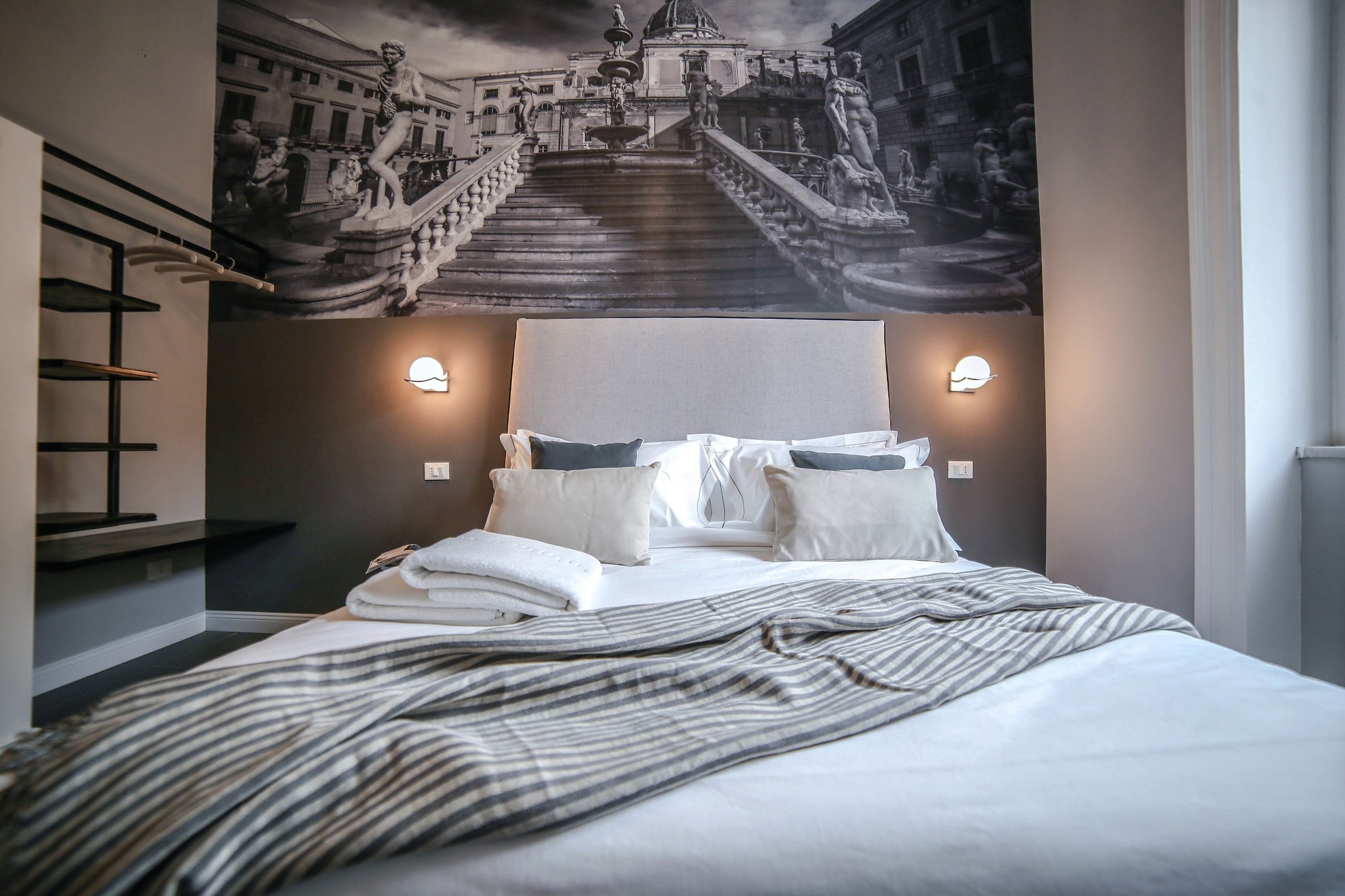 DELUXE, DOUBLE BED, CITY VIEW