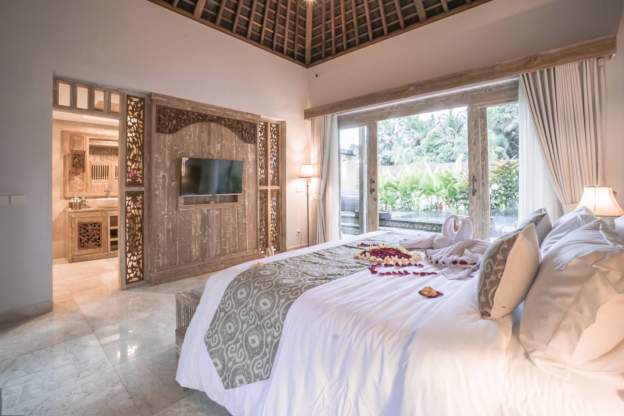 1 BEDROOM, VILLA, PRIVATE POOL