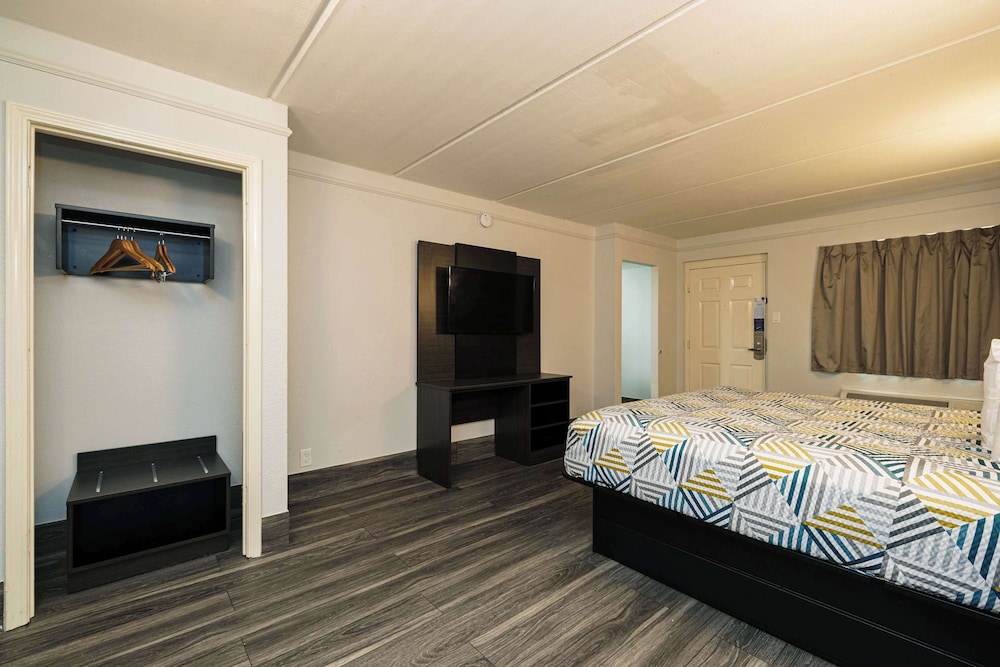 Motel6 Baytown, TX - Garth Rd 42/63