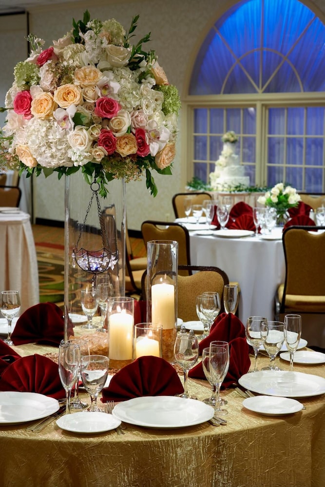 Clinton Inn Hotel Event Center 20/30