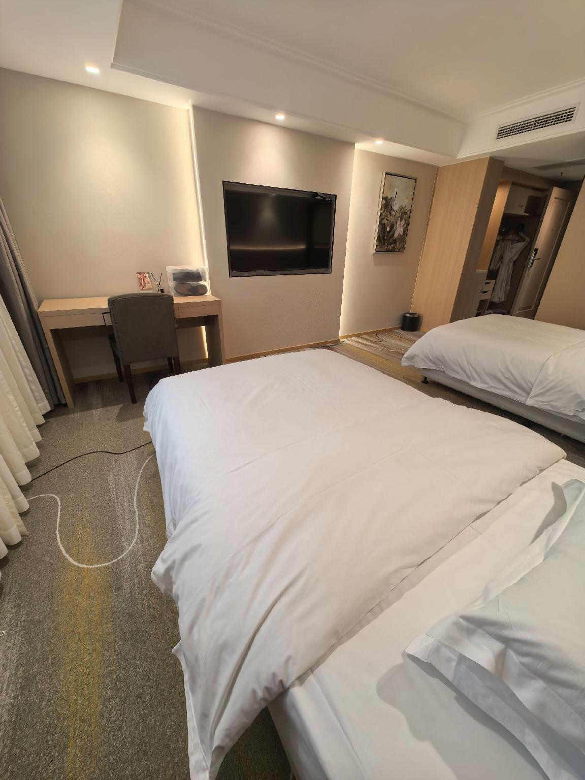 Lianhua Hotel 7/27