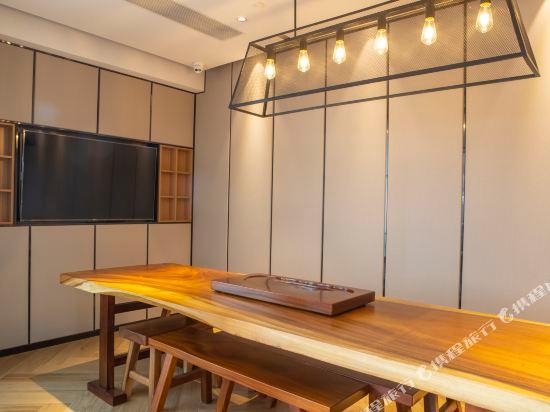Alarun Hotel (Zhanjiang Shimao Mansion) 15/15
