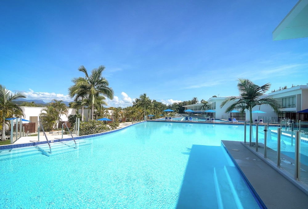 Pool Port Douglas 24/50
