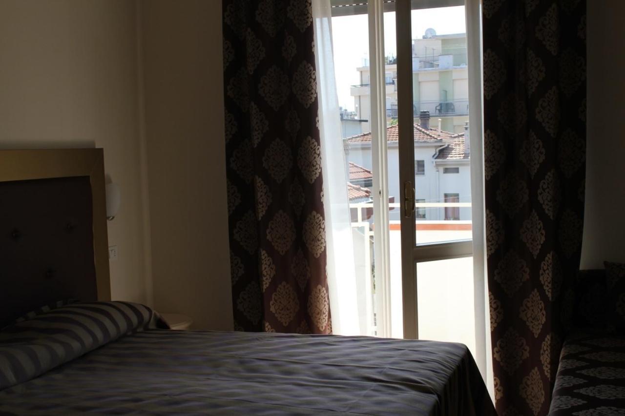 Marina Hotel 16/46
