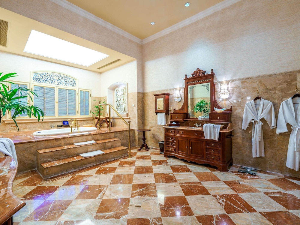 Majapahit Hotel Surabaya - MGallery Collection 8/47