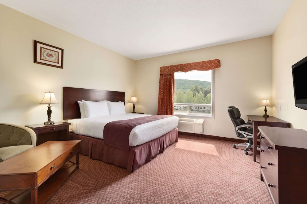 Days Inn by Wyndham Chetwynd 7/27