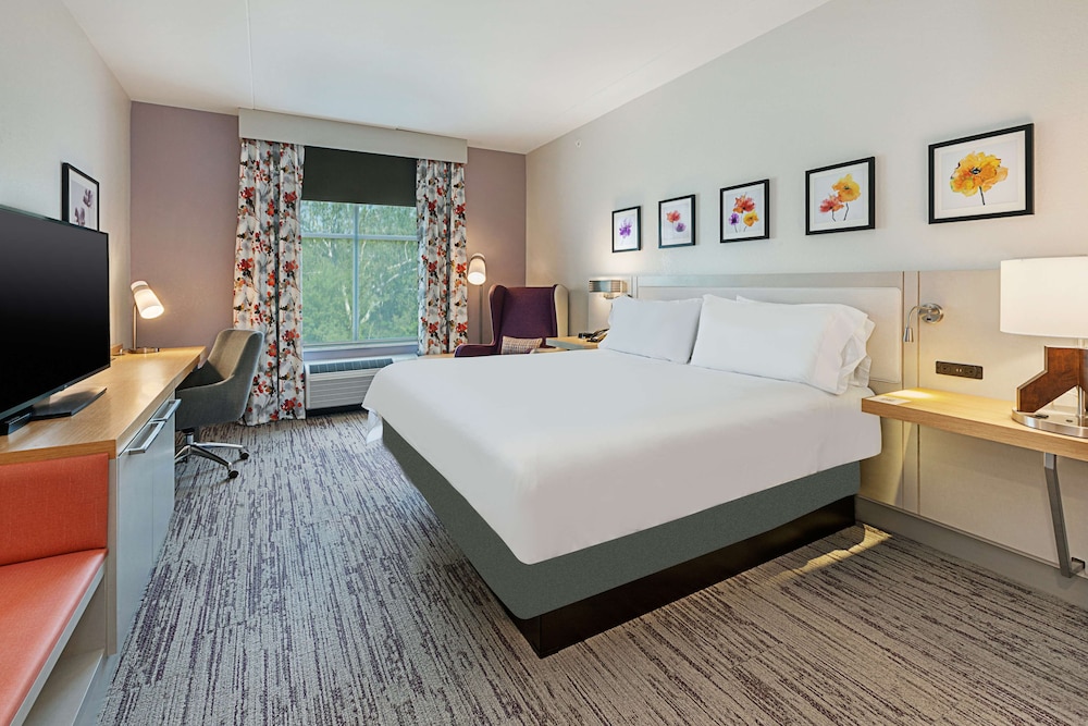 ROOM, KING BED