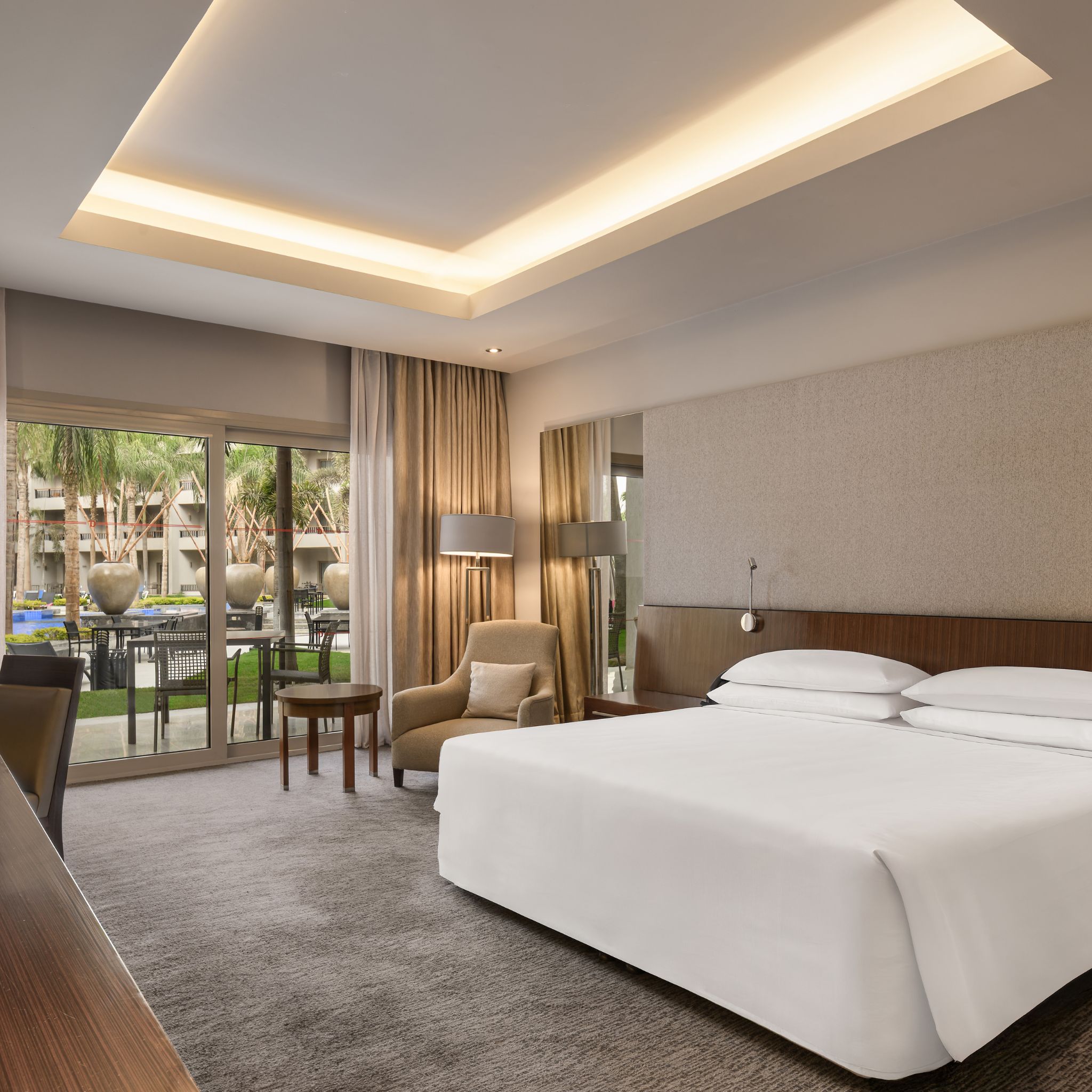 Dusit, Club, Suite, King Bed, High Floor
