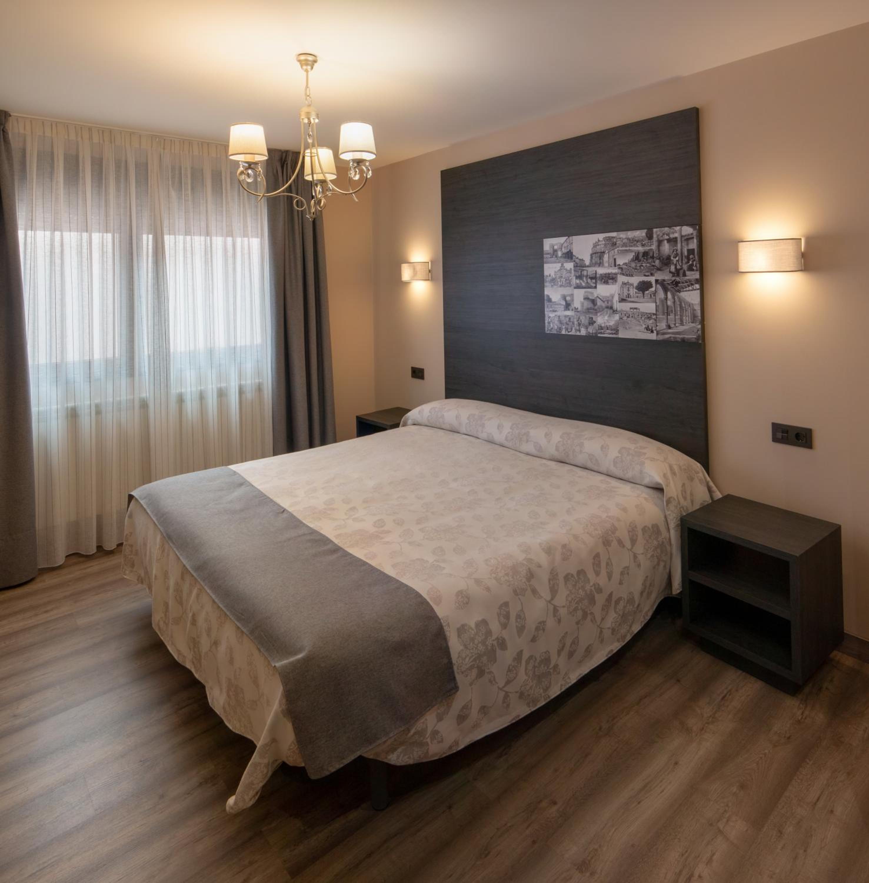 Room, Queen Bed