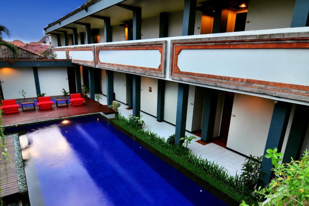 The Yani Hotel 3/57