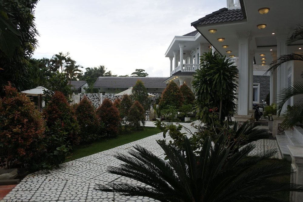 Godiva Phu Quoc Hotel 61/71