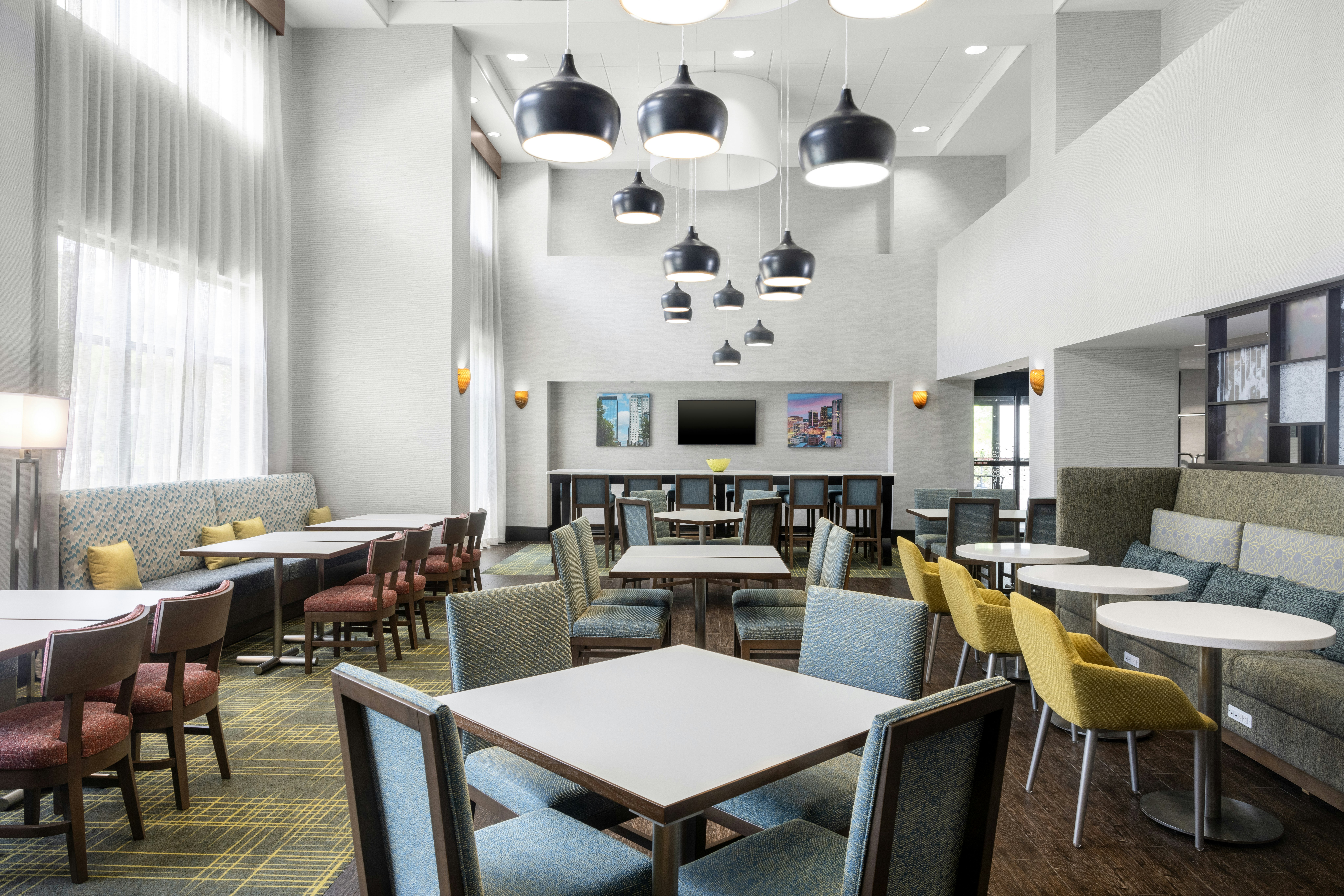 Hampton Inn Suites Birmingham 280 East Eagle Point 37/62