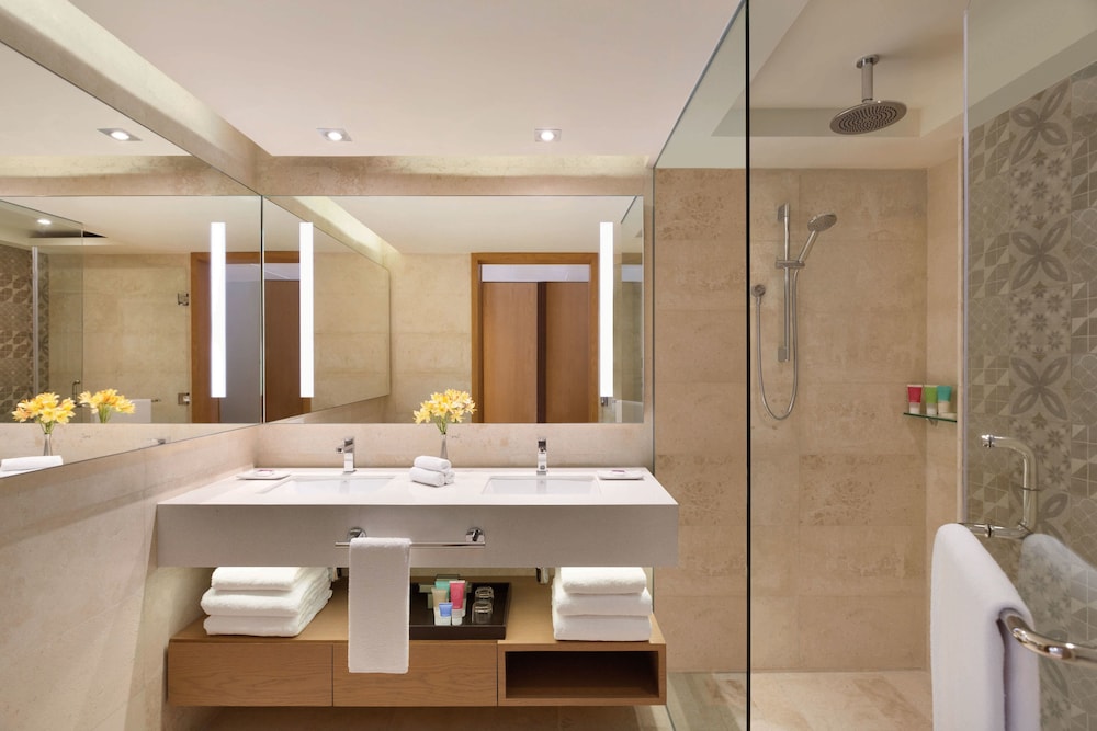 HYATT ZIVA CANCUN 18/75