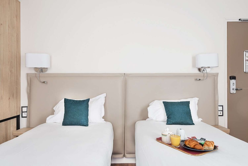 Hotel Courcelles Mederic 20/39