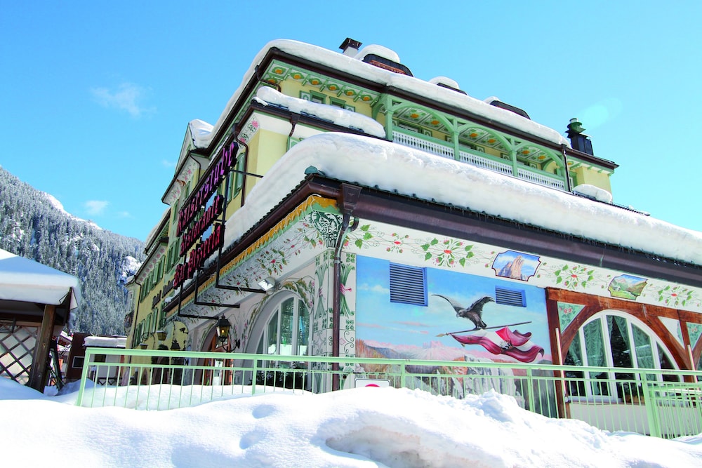 Schloss Hotel & Club Dolomiti 2/50