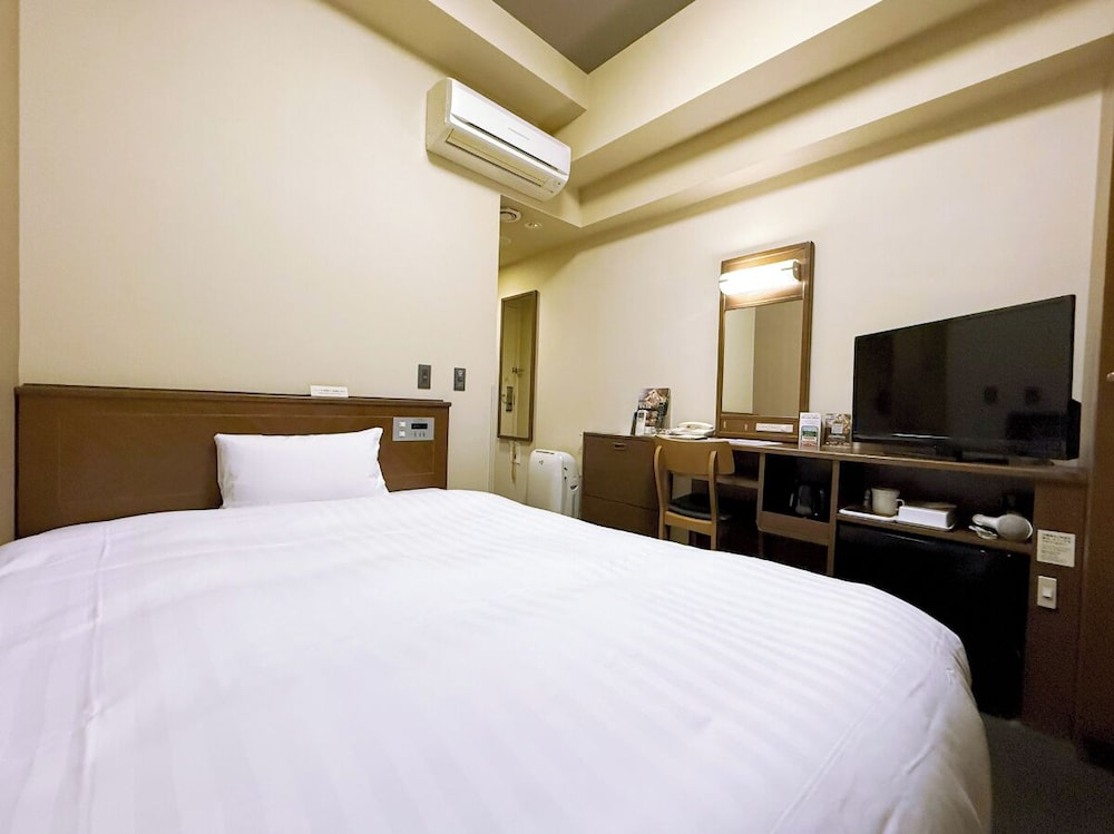 ROOM, SINGLE