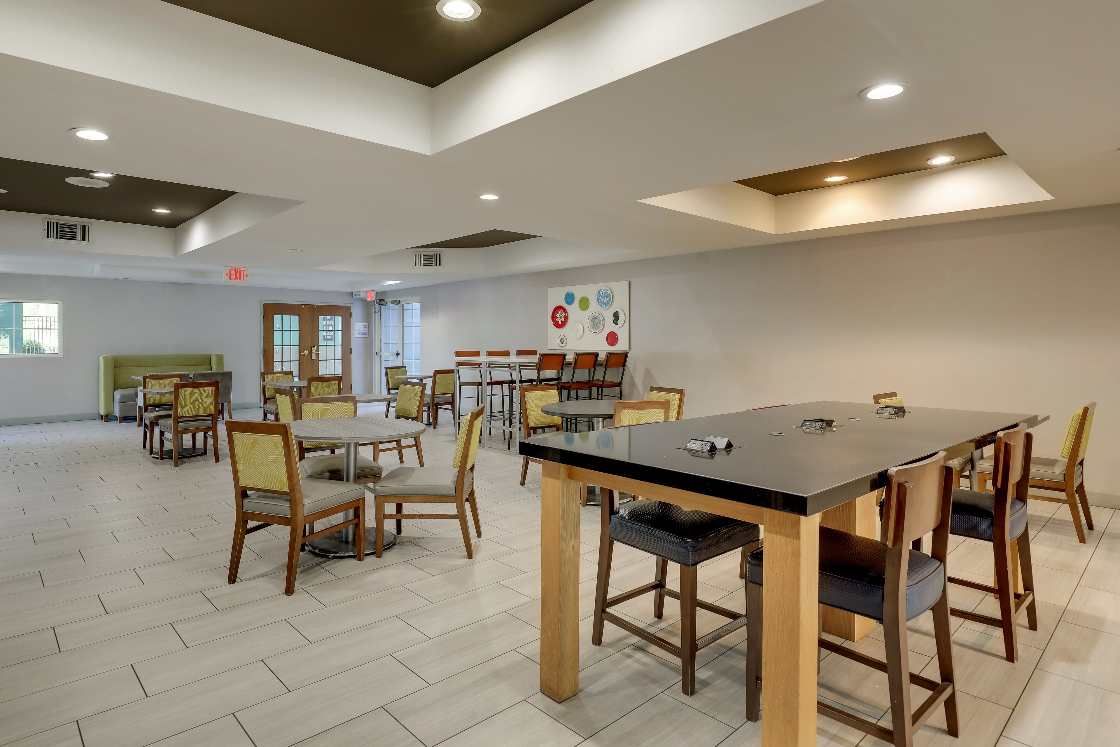 Holiday Inn Express Hotel Suites Orangeburg 40/61