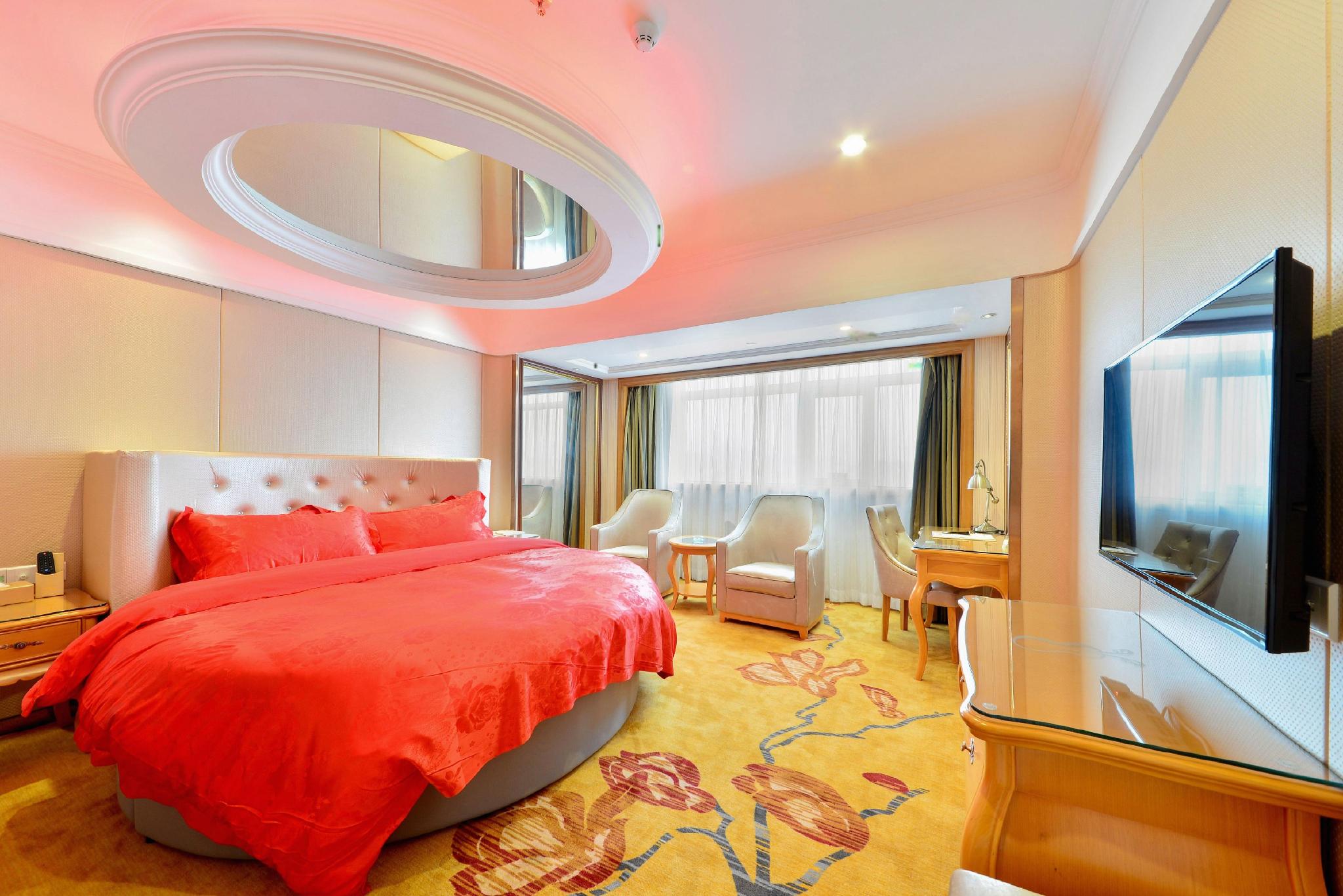 Vienna International Hotel (Shenzhen Fuyong Convention and Exhibition Center) 18/36
